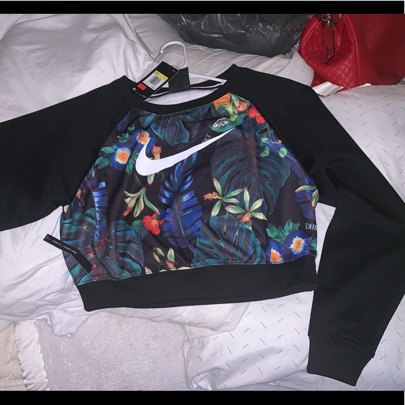 Nike loose fit crop top - Picture 2 of 2